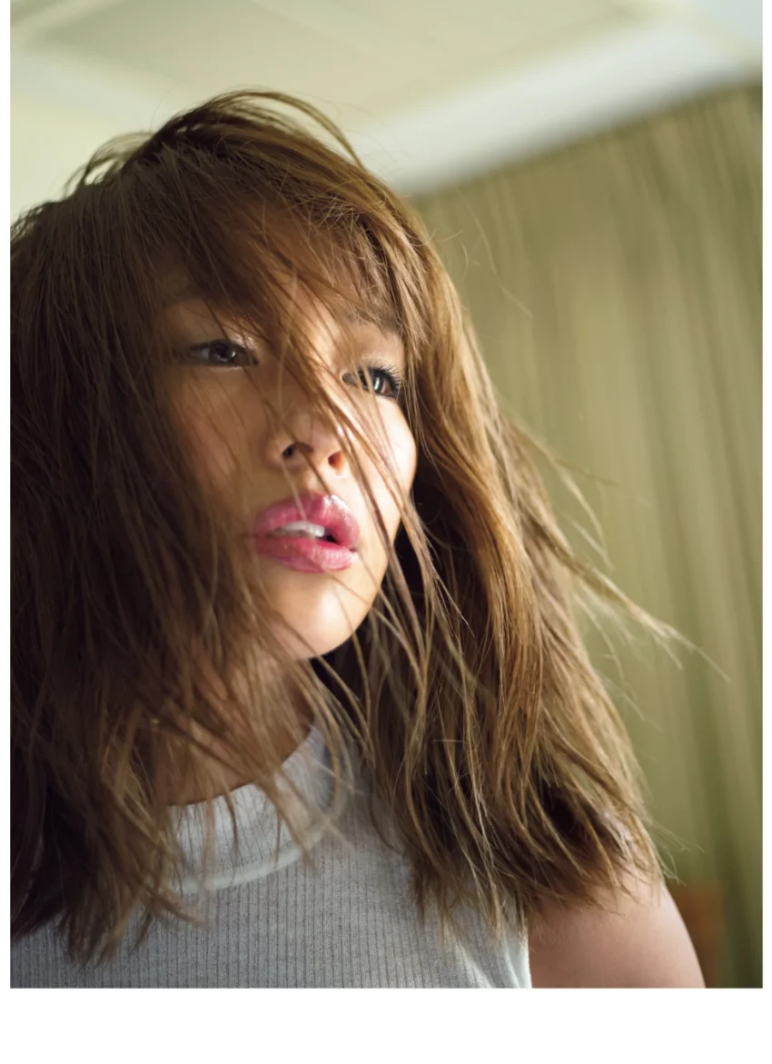 橋本梨菜写真集「LOVE=CONTRAST」 試し読み 4