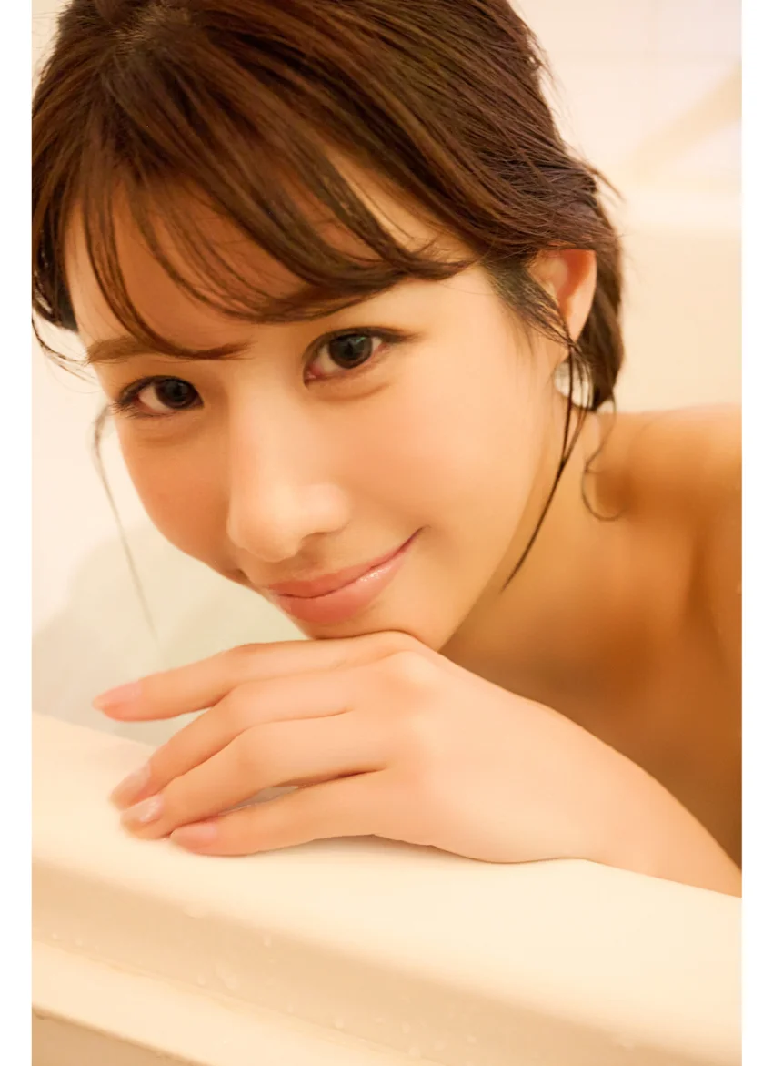 FLASHデジタル写真集 谷碧 もう、’彼女’にしか見えない！ 試し読み 5