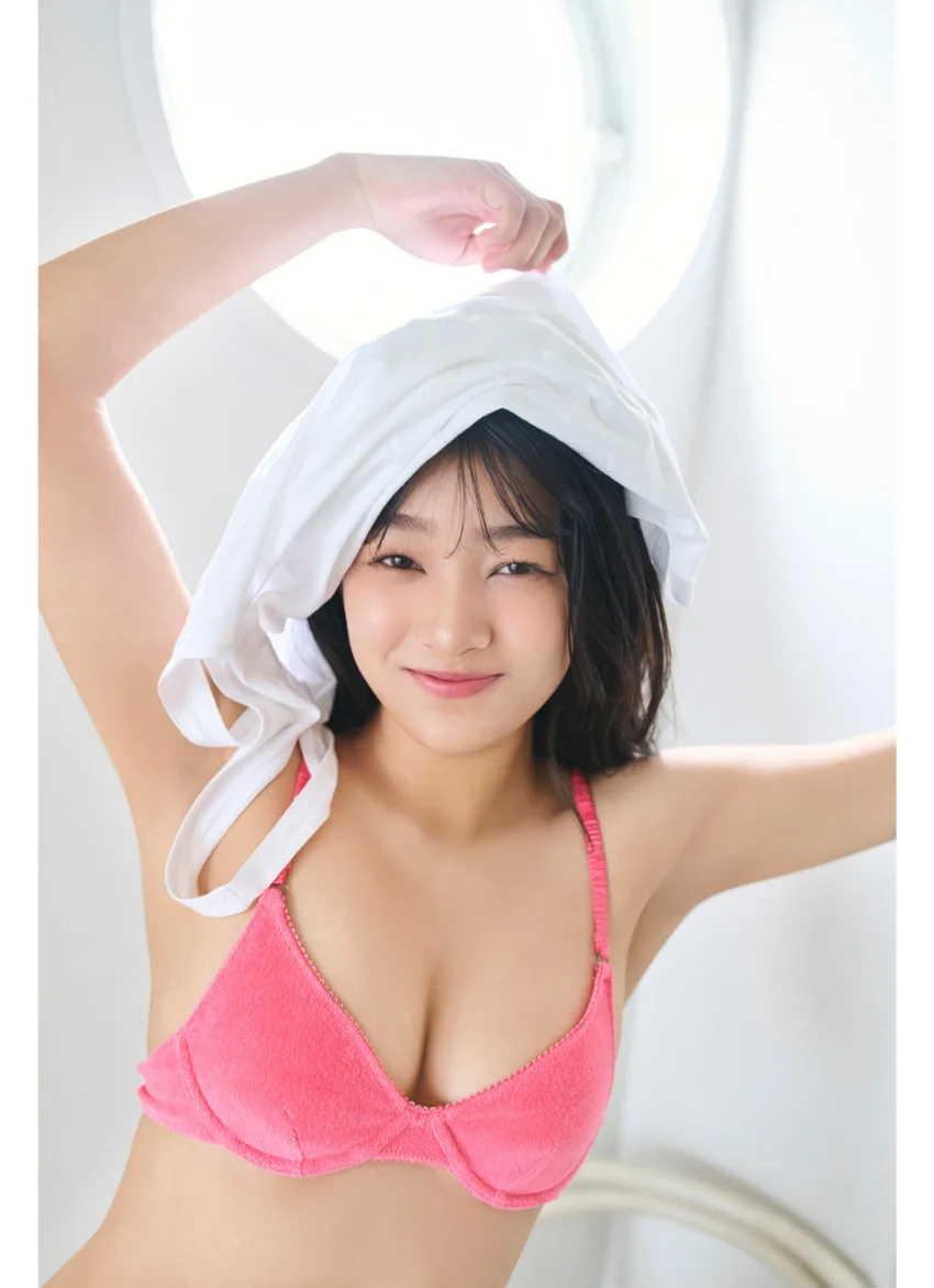 FLASHデジタル写真集 虹咲カリナ Blooming 試し読み 3