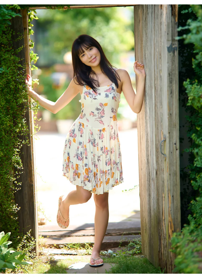 ＜動画特典付き＞竹内花 ときめきの花園 40PhotosDX［sabra net e-Book］ 試し読み 2