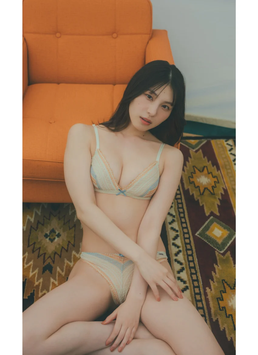 【大増量】相楽伊織写真集「more and more」 試し読み 3