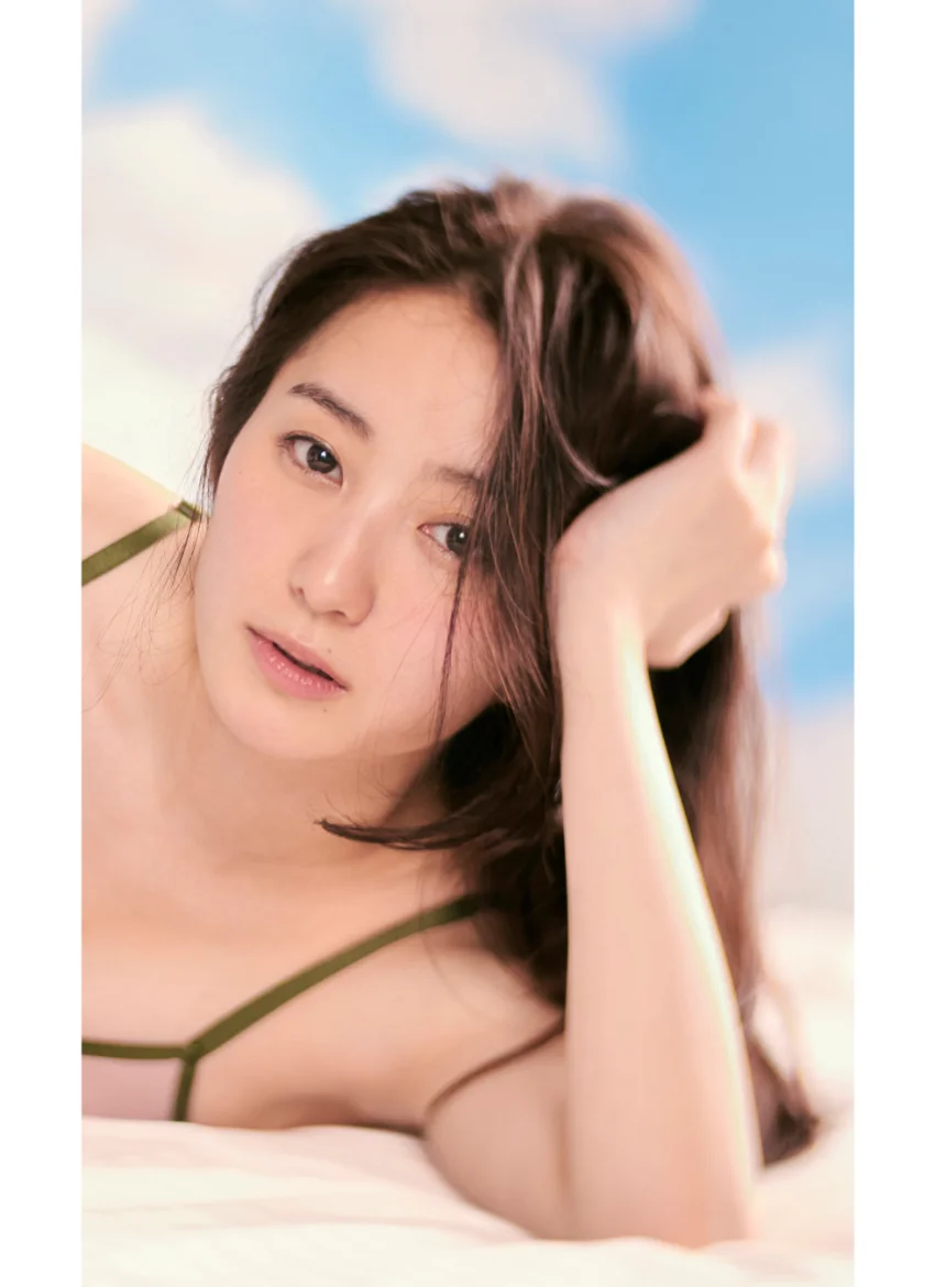【大増量】高田里穂写真集「邂逅」 試し読み 4