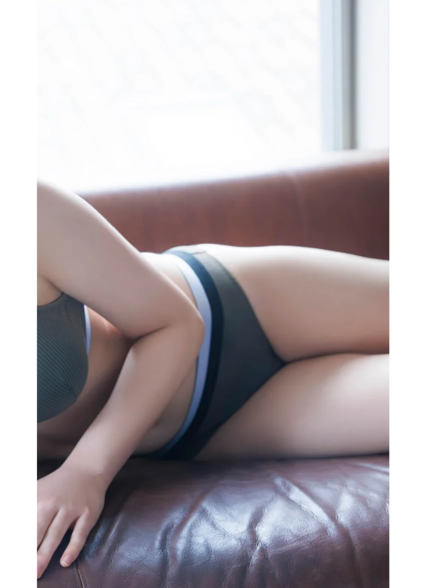 【デジタル限定】林美希写真集「誰かに気づかれる、その前に。」 試し読み 4