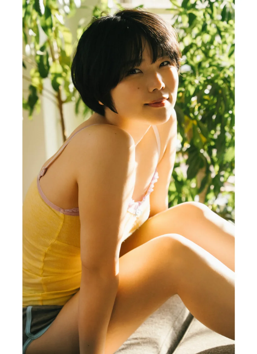 【デジタル限定】すみれch写真集「すみれおふらいん」（全年齢版） 試し読み 2