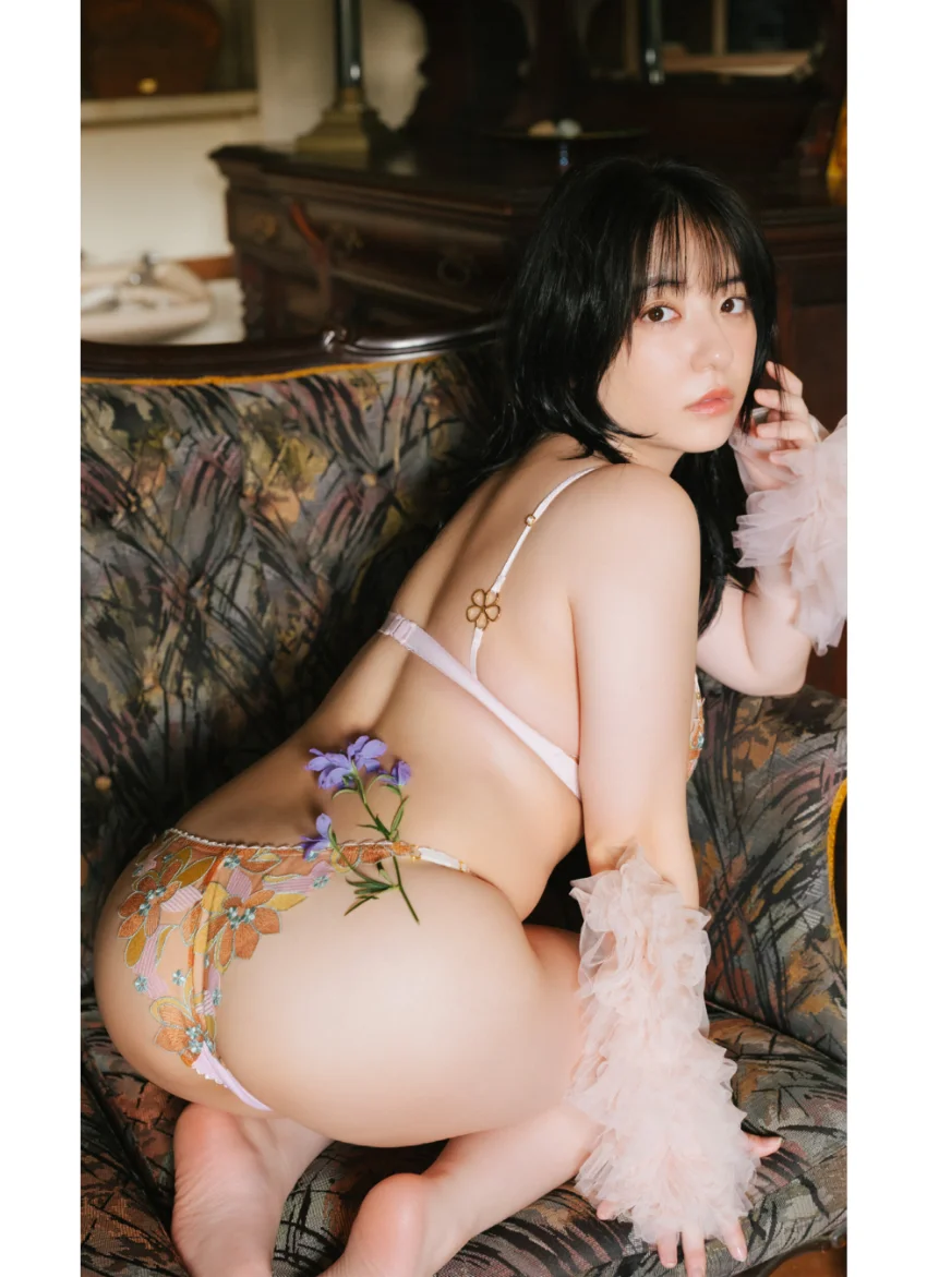 【デジタル限定】麻倉瑞季写真集「さくらとあさくら」 試し読み 6