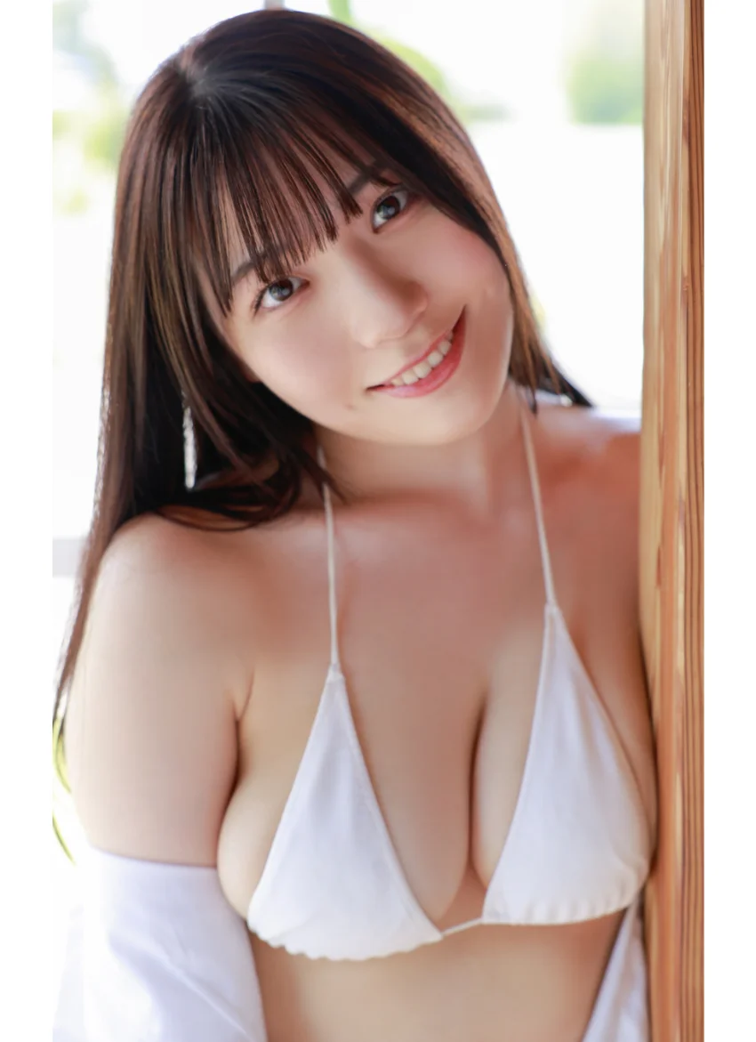 小日向優花『Kiss You』（141Photos） 試し読み 3