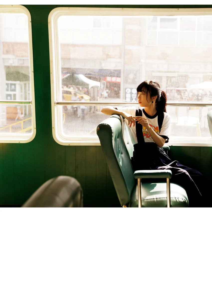 小林愛香 1st写真集「愛香」Another Edition 試し読み 7