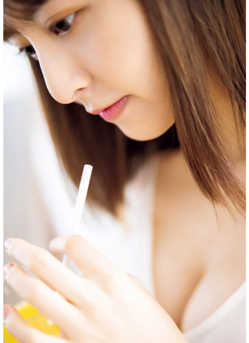 森保まどか写真集 Lotus【電子特典付き】 試し読み 15