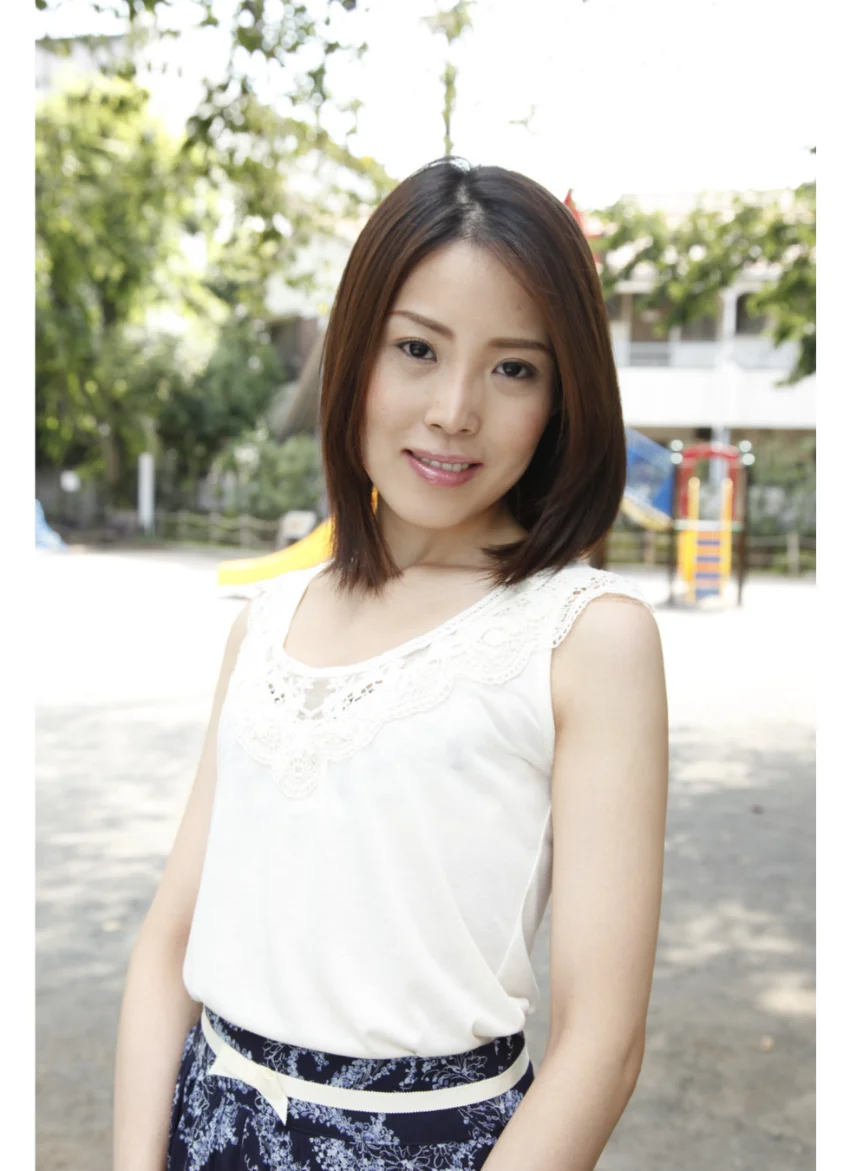 感じる人妻 Vol.1 月岡明菜 試し読み 3