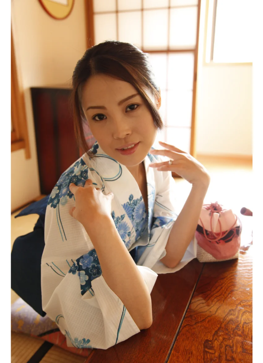 感じる人妻 Vol.2 月岡明菜 試し読み 5