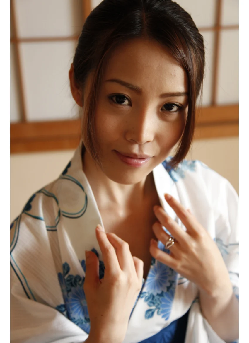 感じる人妻 Vol.2 月岡明菜 試し読み 7