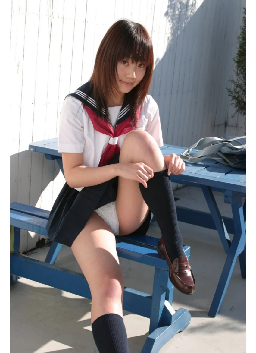 ろりんこ制服美少女 佐倉ゆうな 18歳 試し読み 7