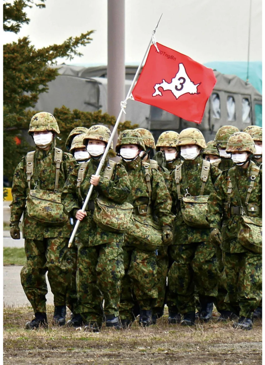 陸上自衛隊女性自衛官写真集 試し読み 3