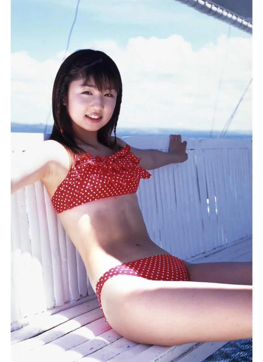 小倉優子写真集「Sweetie Fruity」 試し読み 5