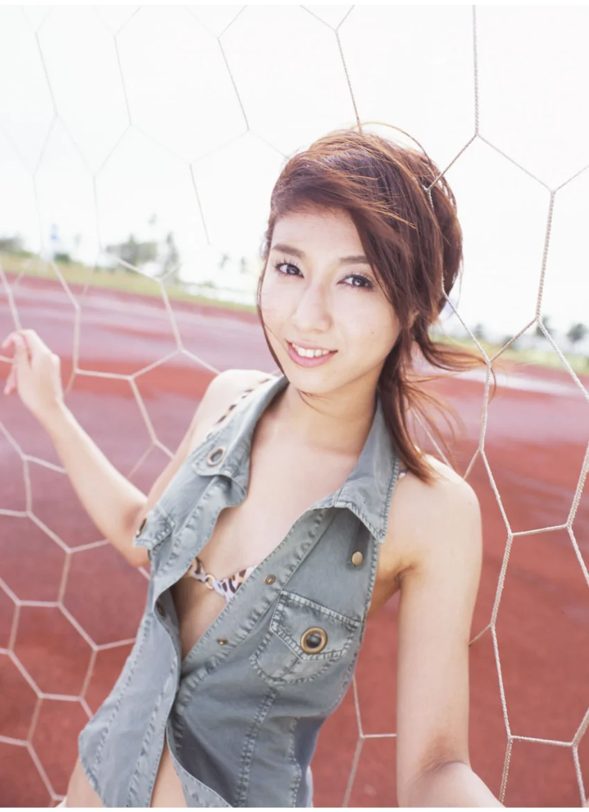 鈴木礼央奈写真集「REONA」 試し読み 8