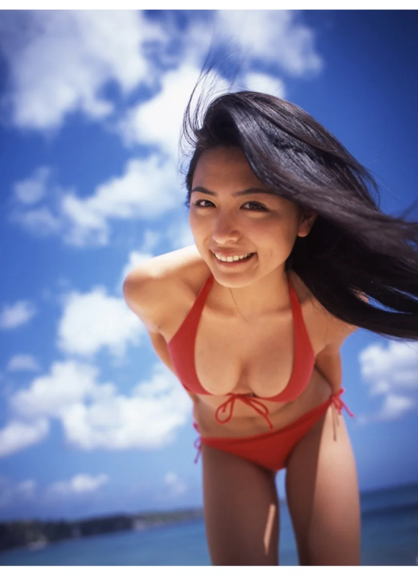 川村ゆきえ写真集「ゆっきータイフーン」 試し読み 4