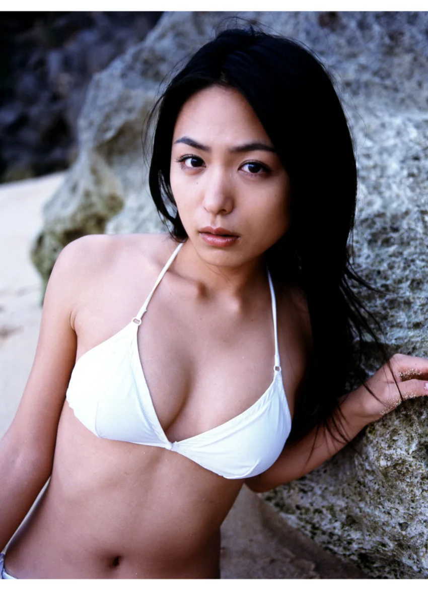 川村ゆきえ写真集「Love Vacation」 試し読み 8