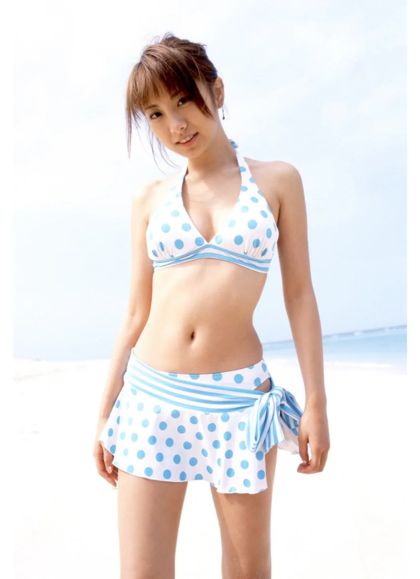 山本梓写真集「あず日和」 試し読み 2