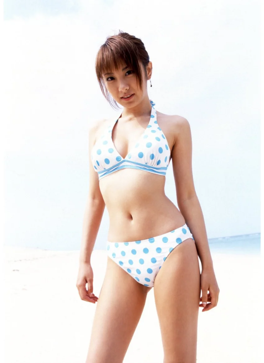 山本梓写真集「あず日和」 試し読み 5