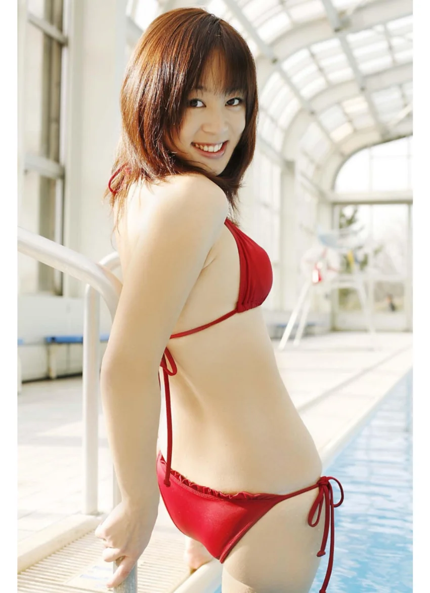 西崎陽写真集「ひなた」 試し読み 5