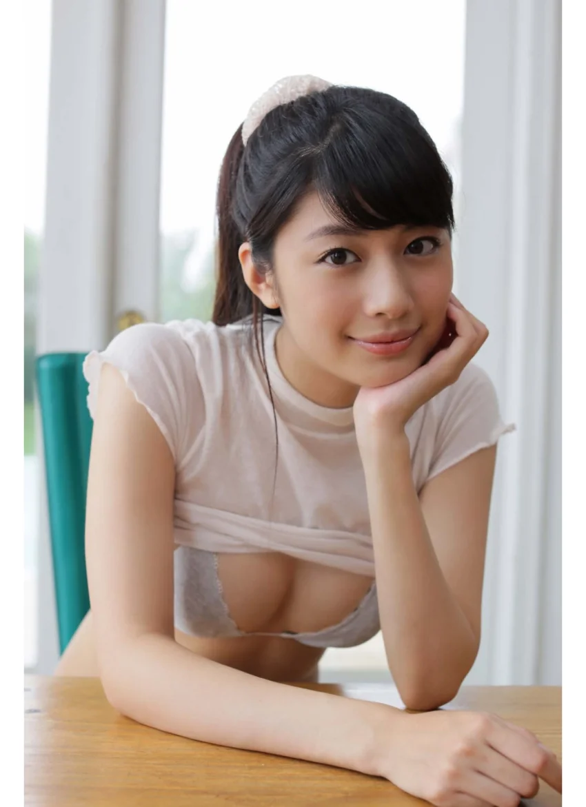 小松美咲写真集「Sweet Flower」 試し読み 2