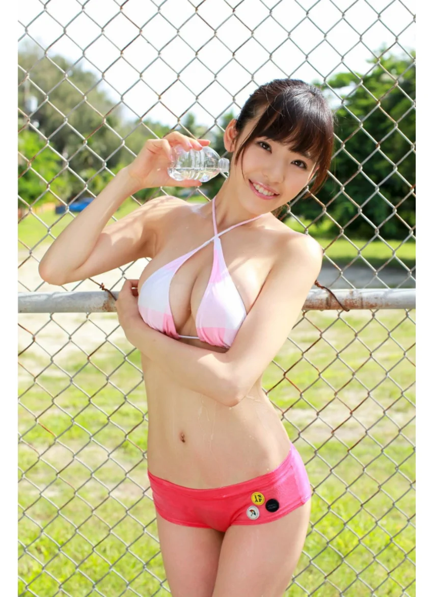 清水みさと写真集「ハニカミ果実」 試し読み 5