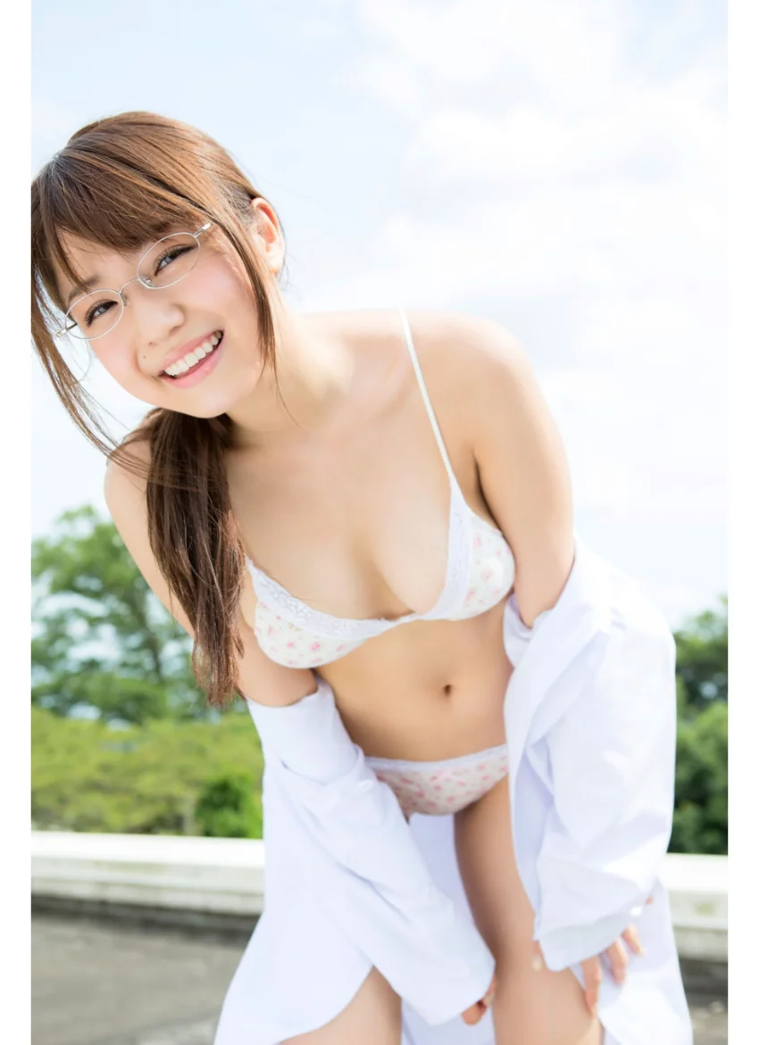 中村静香写真集「しーちゃん先生」 試し読み 6
