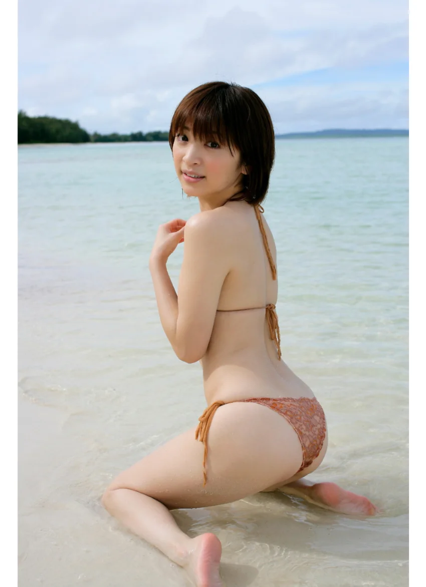 田中涼子写真集「さぷらぁ〜いず！」 試し読み 3