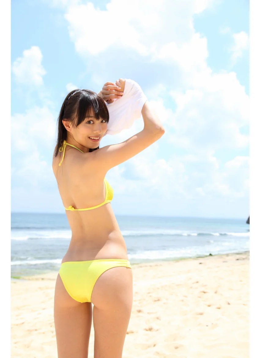 内田理央写真集「おとなりお」 試し読み 3