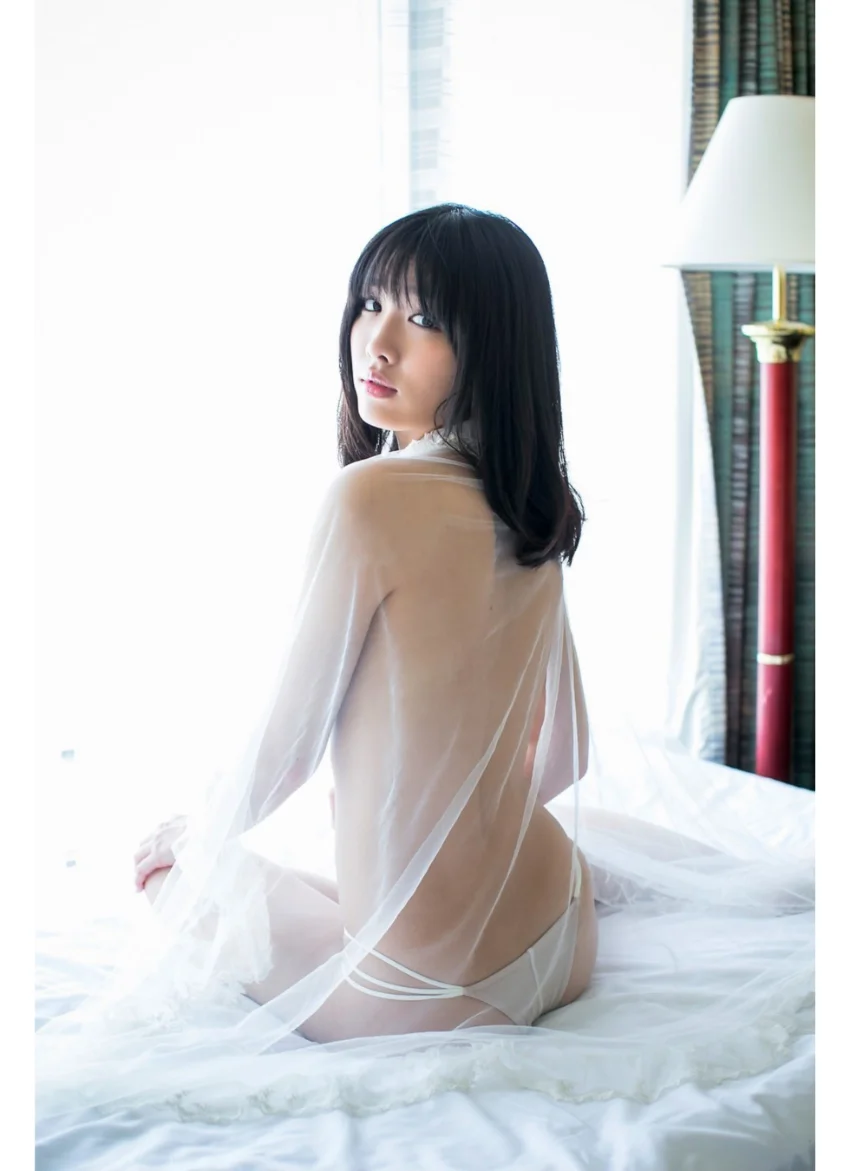 今野杏南写真集「あんなあそび」 試し読み 8