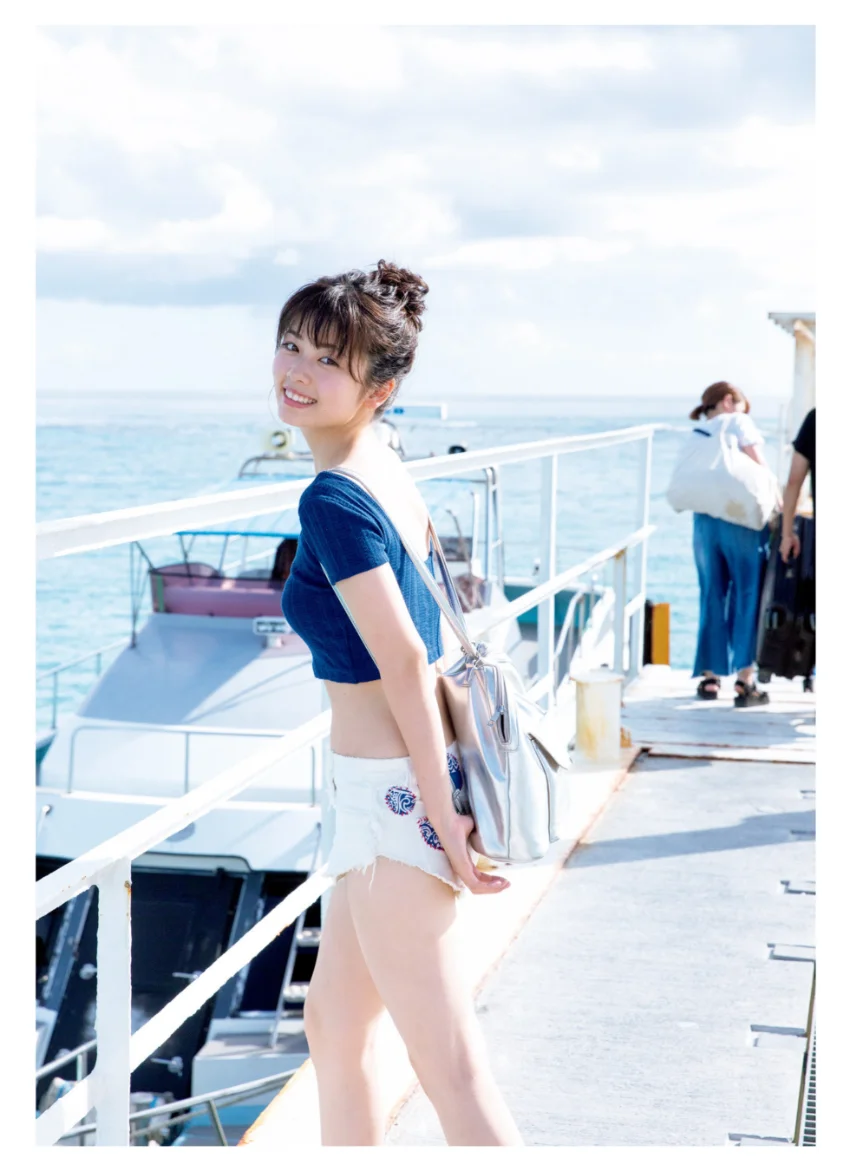 小芝風花写真集 『F』 試し読み 4