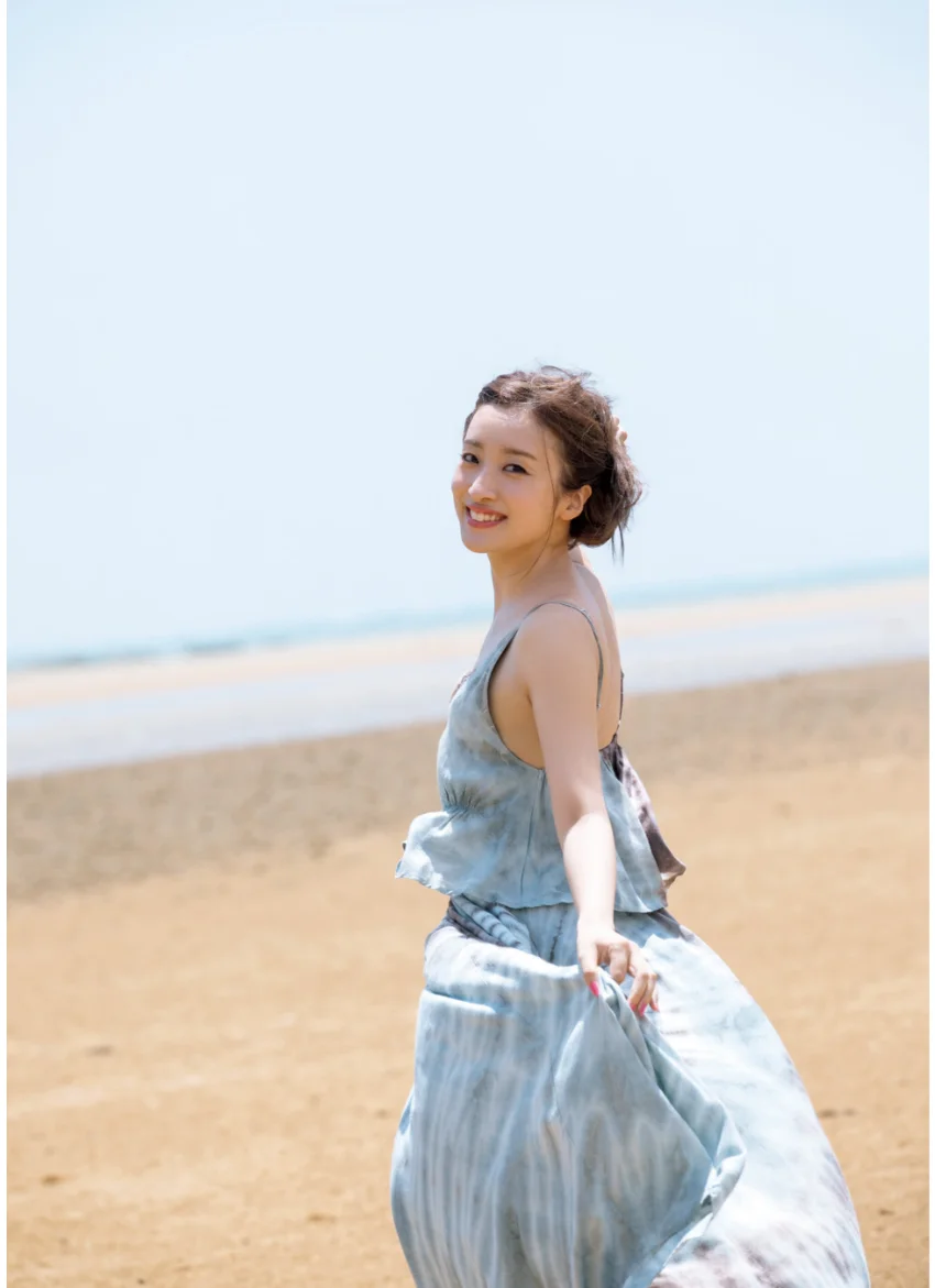 梅田彩佳ファースト写真集『Last of Summer』 試し読み 3