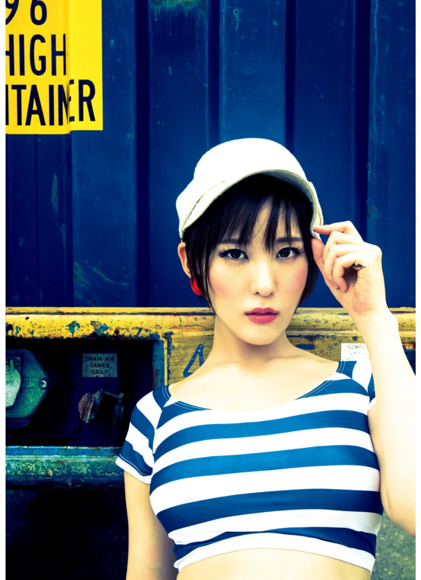 朝比奈祐未ファースト写真集『アサヒナ画報』 試し読み 8