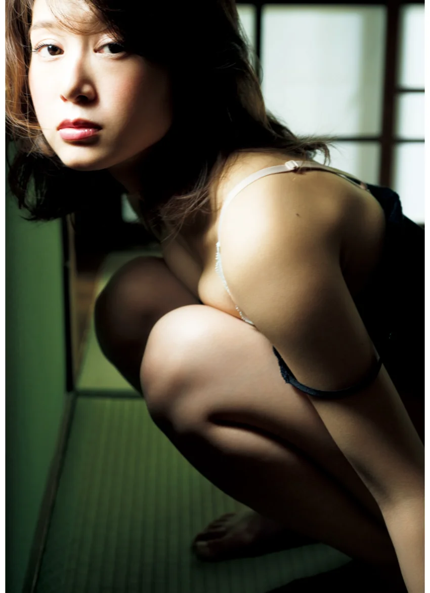 佐津川愛美写真集『Alter Ego （オルターエゴ）』 試し読み 13