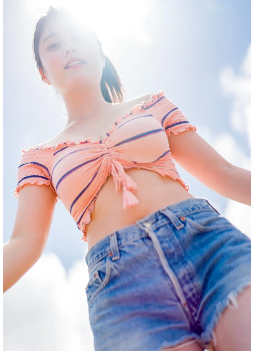 大久保桜子 ファースト写真集 『 SAKURAKO 』 試し読み 5