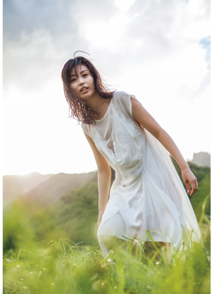 本仮屋ユイカ 写真集『 maururu （マウルル） 』 試し読み 3