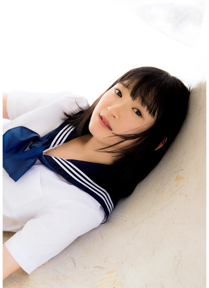 宮本佳林 写真集 『 Sunflower 』 試し読み 4