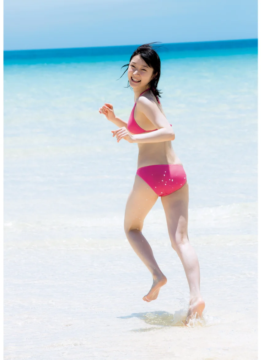 宮本佳林 写真集 『 Sunflower 』 試し読み 11