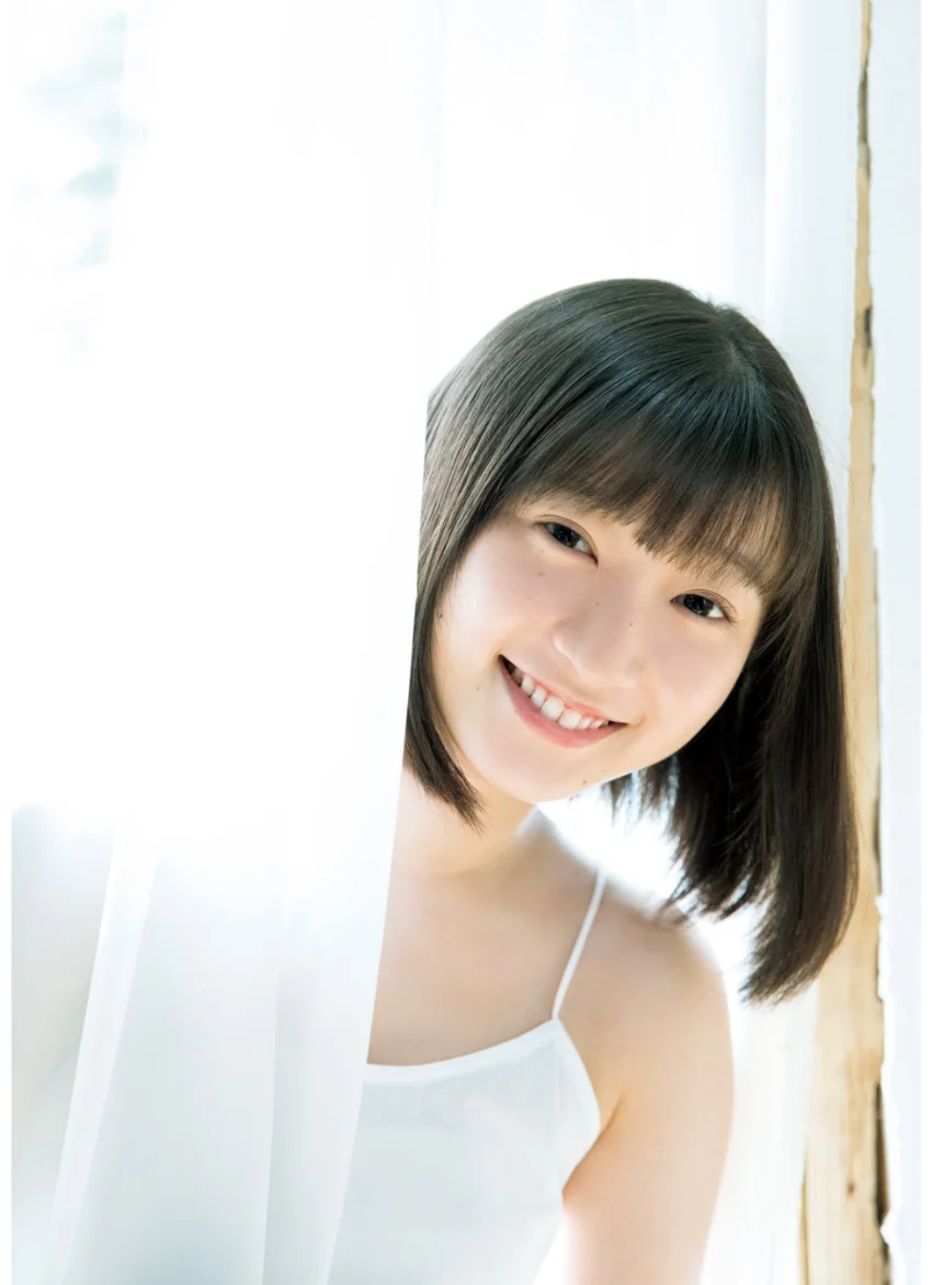 宮本佳林 写真集 『 覚醒 - KAKUSEI - 』 試し読み 7