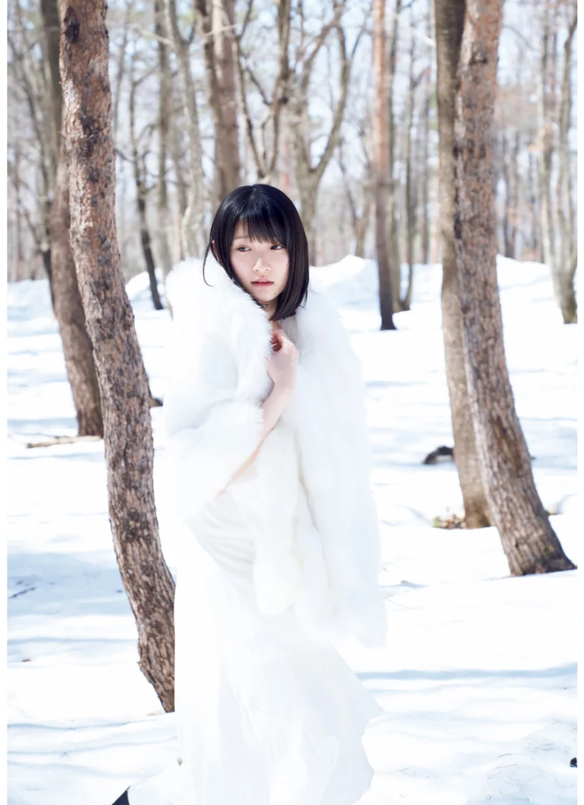 宮本佳林 写真集 『 覚醒 - KAKUSEI - 』 試し読み 11