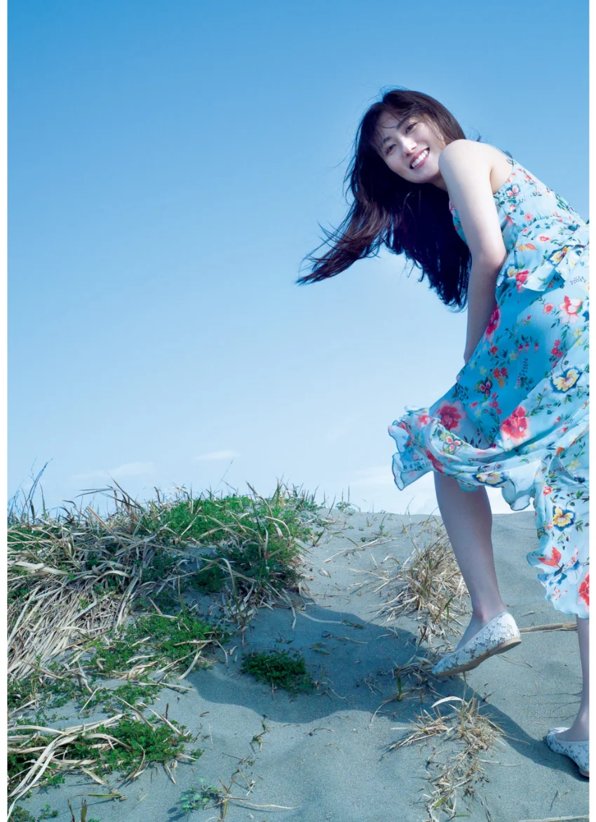 奥山かずさ 写真集 『 AIKAGI 』 試し読み 3