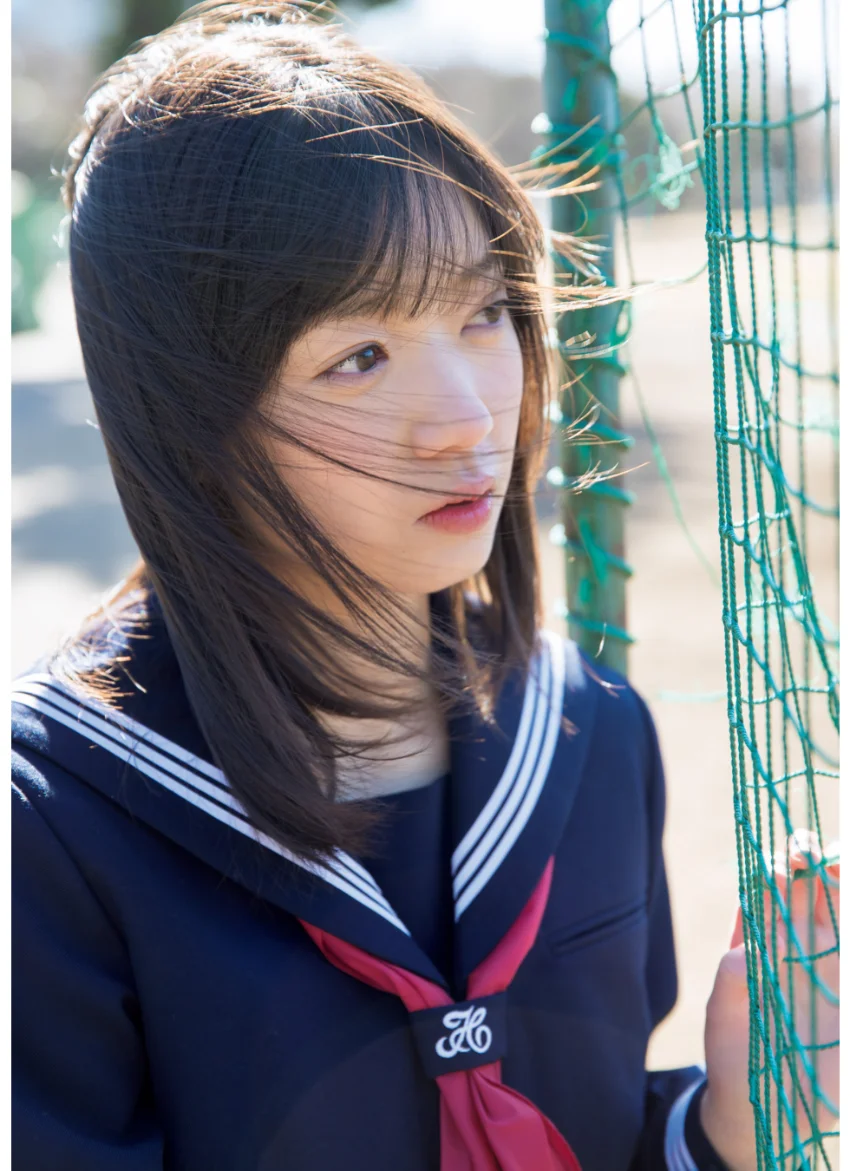 山岸理子 ファースト写真集 『 理子 』 試し読み 5