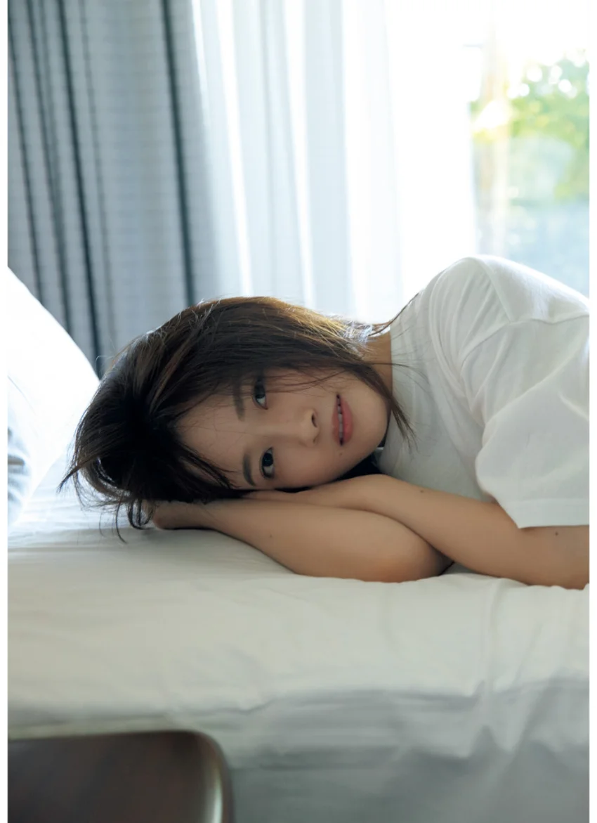 森戸知沙希 写真集 『 Crossroads 』 試し読み 4