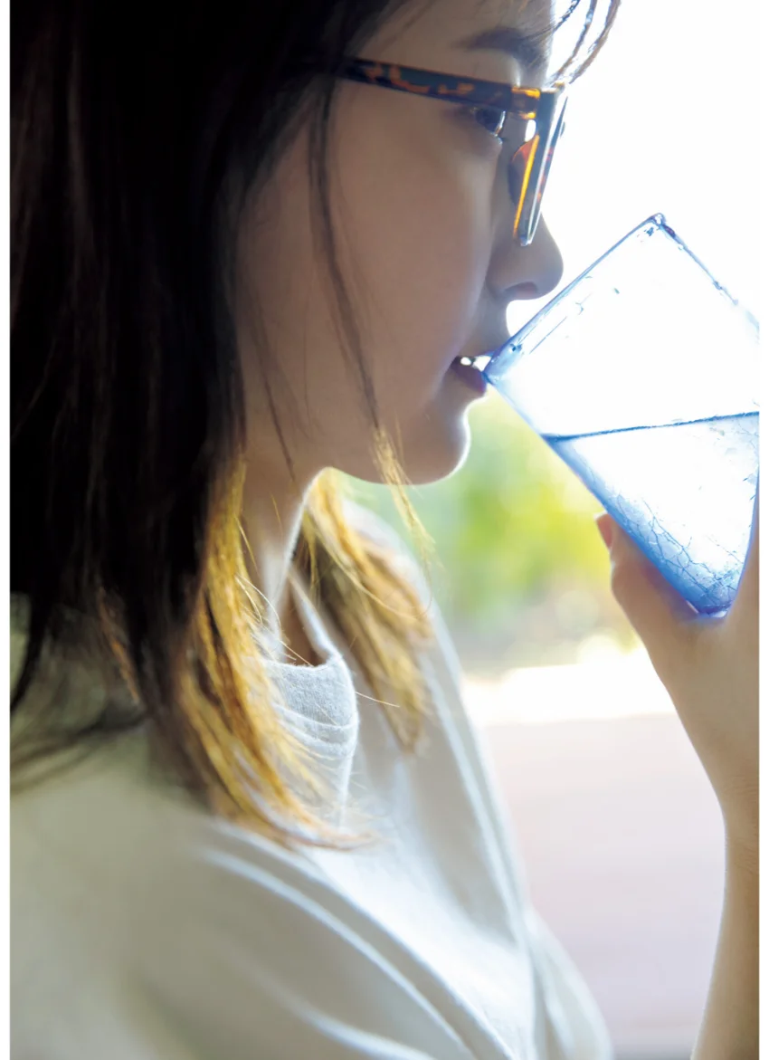 森戸知沙希 写真集 『 Crossroads 』 試し読み 5