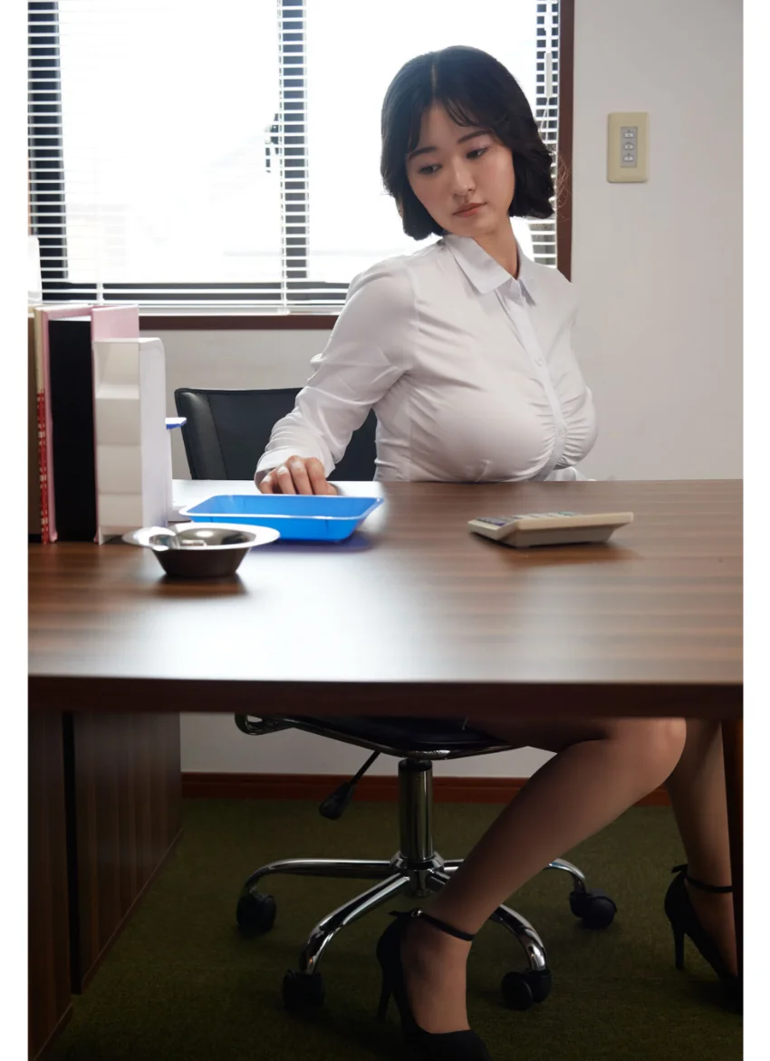 【デジタル限定】着衣巨乳写真集3 Time travel -未梨一花編- 試し読み 7