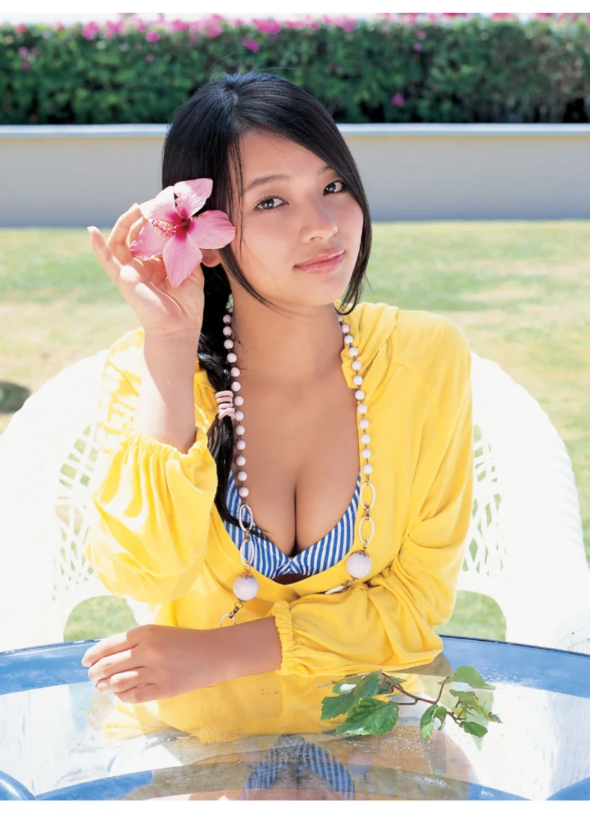 「Iris」水崎綾女写真集 試し読み 2