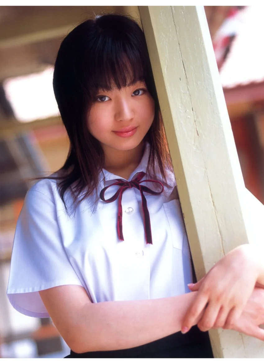 「CANDY」喜屋武ちあき1st.写真集 試し読み 4