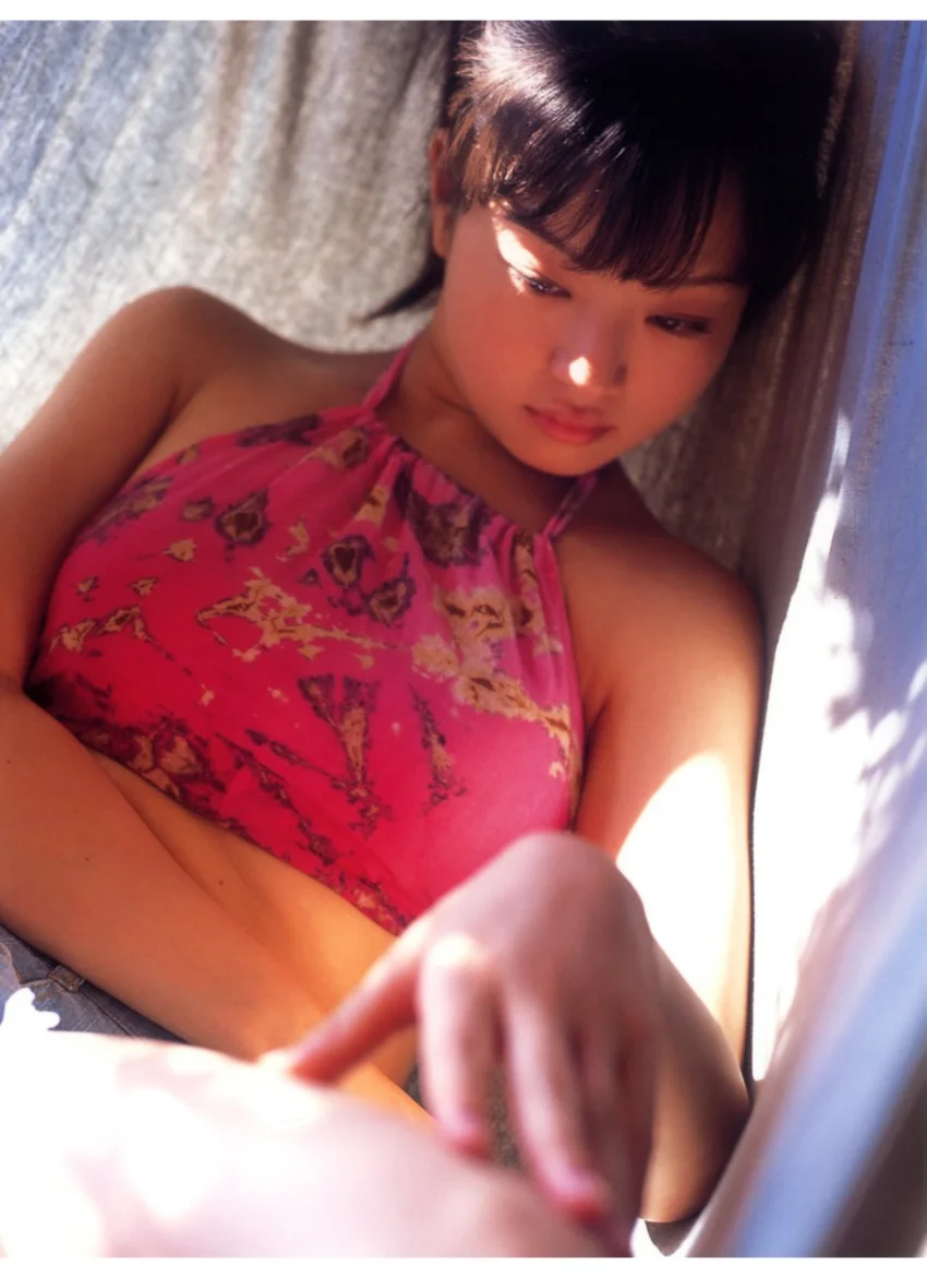 「CANDY」喜屋武ちあき1st.写真集 試し読み 8