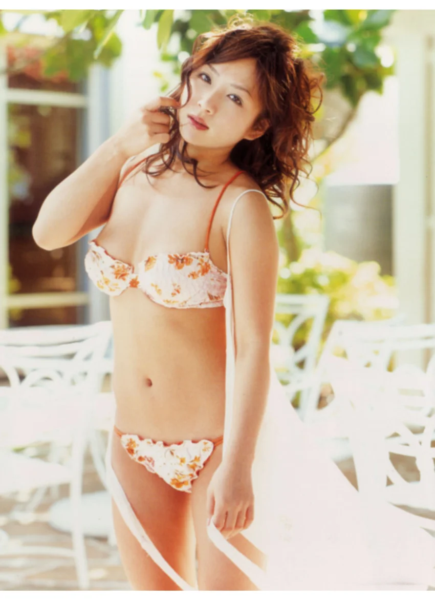 「ゆずcm」愛川ゆず季写真集 試し読み 4