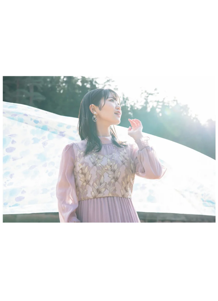 東山奈央オフィシャルブック NOW loading… 試し読み 12
